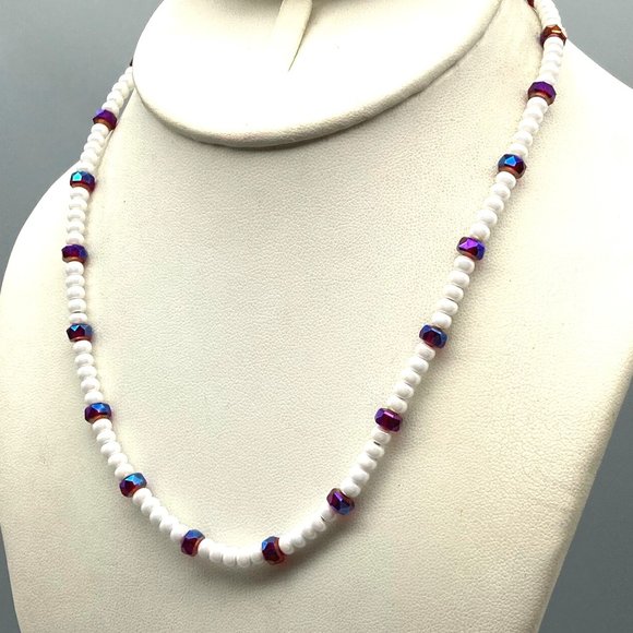 Vintage Shimmering Choker, White Pearlescent Seed Beads with Faceted Red AB - Picture 3 of 4